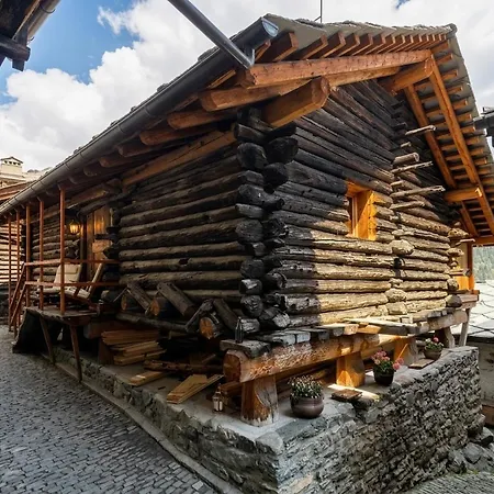 Alpine Majestic Rascard - Unique Mountain Experience With Balcony And Panoramic Views Domek alpejski